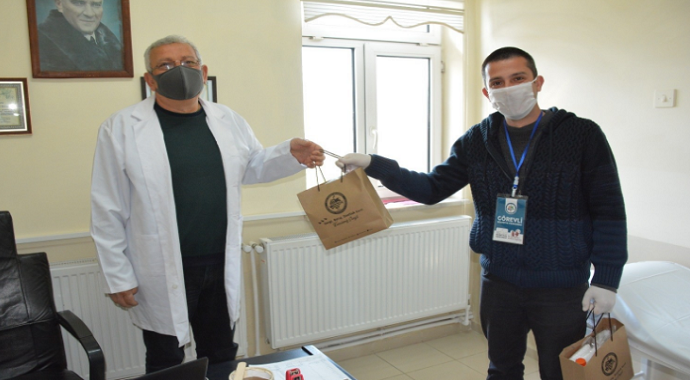 Ereğli belediyesi sağlık ocaklarına maske dağıttı