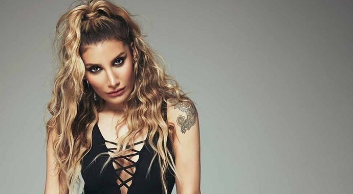 İrem Derici, karantina fotoğraflarını takipçileriyle paylaştı