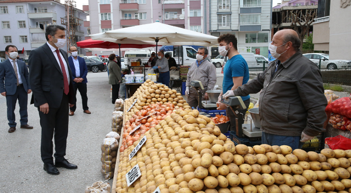 Belediye Başkanı Eroğlu'dan pazar denetimi