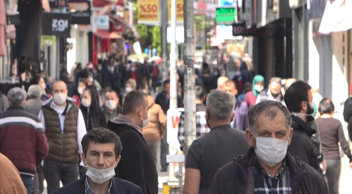 Samsun’da belediye ekipleri maske ve sosyal mesafe denetimi yaptı