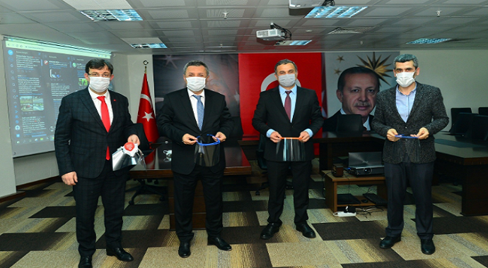 Bursa'da maskeler emniyete teslim edildi