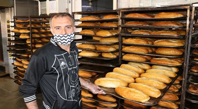 Malatya'da fırıncılar siparişleri evlere götürüyor