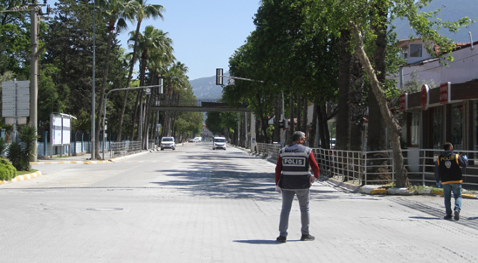 Muğla’nın Fethiye ilçesinde yasağa uymayanlara ceza yağdı!