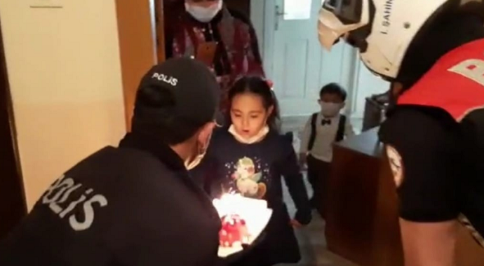 Bolu’da polis ekiplerinden küçük Meryem'e doğum günü sürprizi