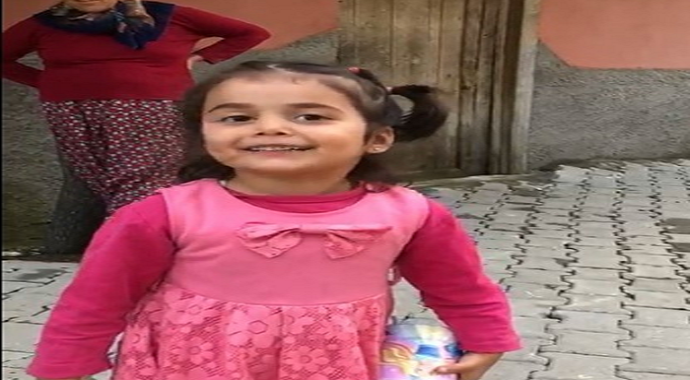 Kahramanmaraş’ta yaşayan 5 yaşındaki Gülsüm, jandarma aracılığıyla kampanyaya destek oldu