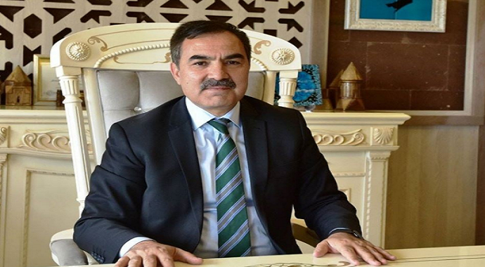 Bitlis’in Ahlat Belediye Başkanı Çoban’dan ‘23 Nisan’ mesajı