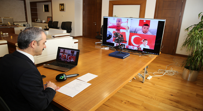 Çayırova Belediye Başkanı Çiftçi, çocukların coşkusuna video konferansla ortak oldu