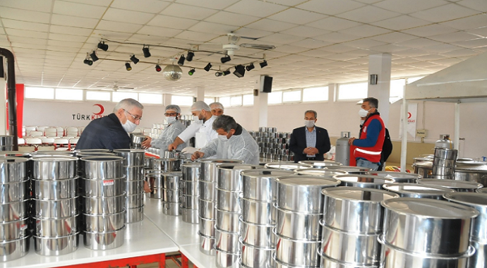 Konya’nın Akşehir İlçesinde ihtiyaç sahiplerine iftar yemeği