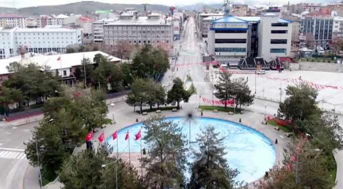 Erzurum’da boş kalan sokaklar havadan görüntülendi