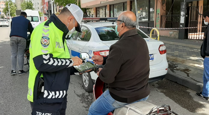 Adıyaman'da trafik ekipleri tarafından motosiklet denetimleri devam ediyor