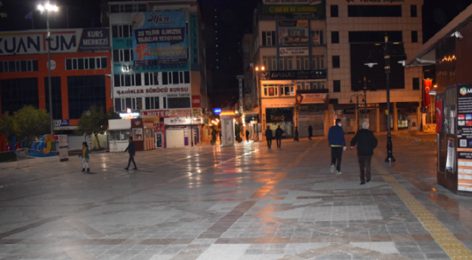 4 Günlük kısıtlama sonrası malatya sokakları hareketlendi