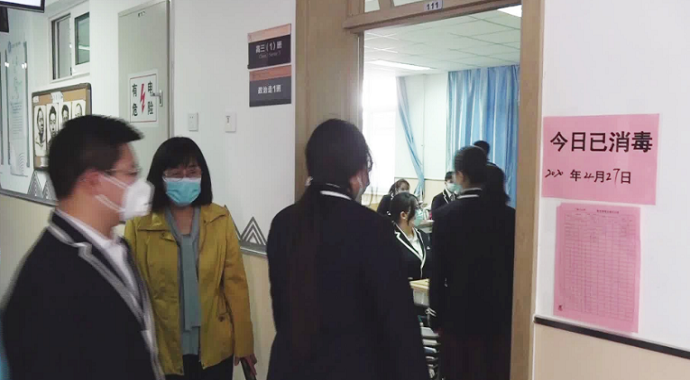 Çin’in başkenti 50 bin lise öğrencisi ders başı yaptı