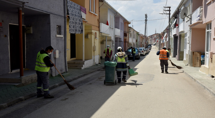 Tepebaşı Belediyesi Mahallelerde temizlik çalışması sürüyor