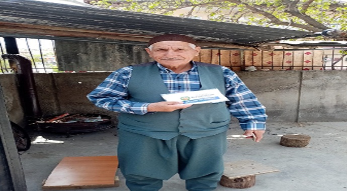 Malatya Büyükşehir Belediyesi ekipleri maske dağıtımına devam ediyor