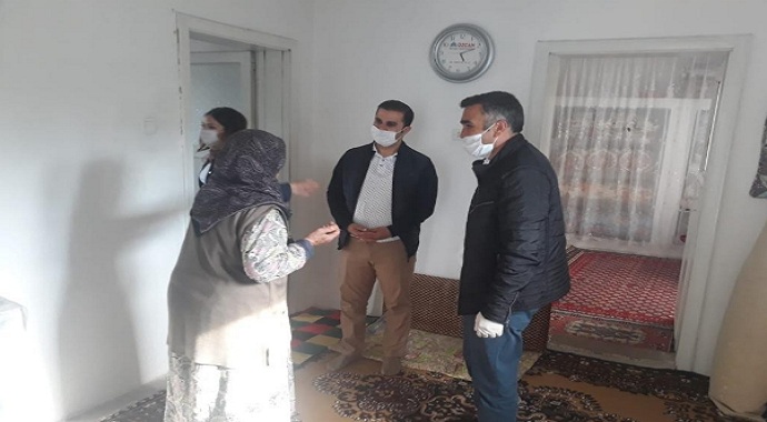 Gaziantep Yavuzeli Kaymakamlığından gıda paketi ve maske yardımı
