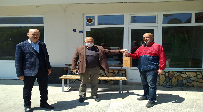 Düzce'de halka ücretsiz hijyen seti dağıtıldı