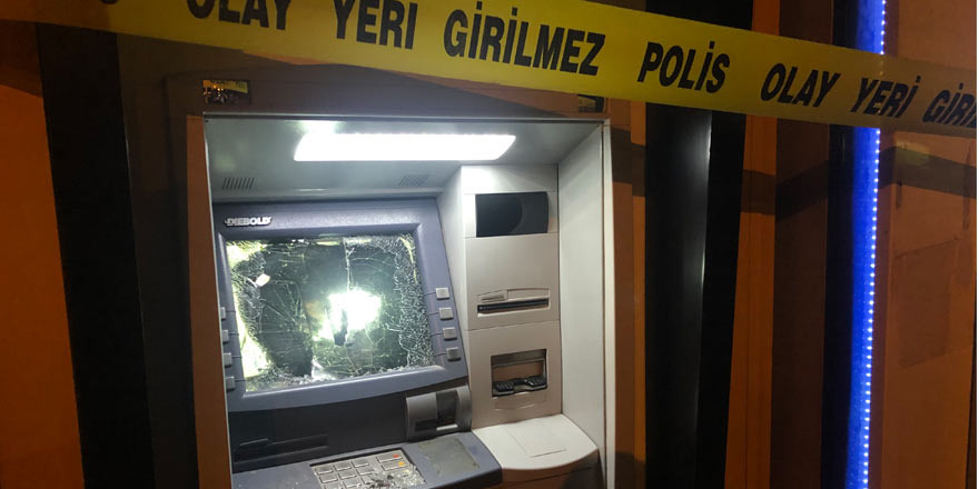 Annesinden kalan mirası babası vermeyince ATM'leri parçaladı