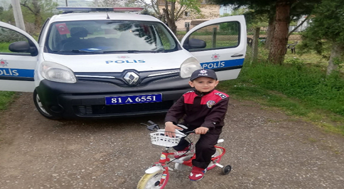 Polisler 6 yaşındaki Eymen’in hayalini gerçekleştirdi