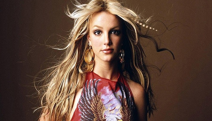 Britney Spears, Önce evini yaktı sonra bacağını kırdı!