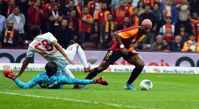 Galatasaray Zorda Olsa Galibiyete Uzandı