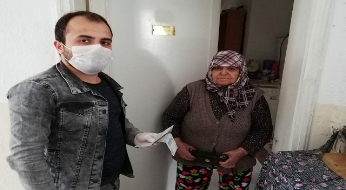 Ankara'da 'Biz Bize Yeteriz Türkiyem' kampanyasına Behane teyzeden anlamlı destek