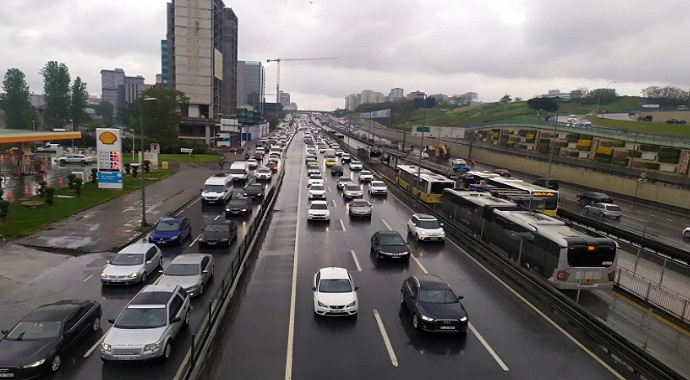 İstanbul'da trafik yoğunluğu alışılmış haline geri döndü