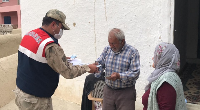 Malatya'da Yaşlı vatandaşlardan jandarmaya dua