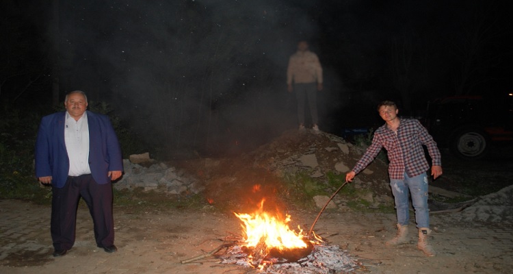 Tekirdağ'ın Malkara ilçesinde hıdrellez ateşi yakıldı