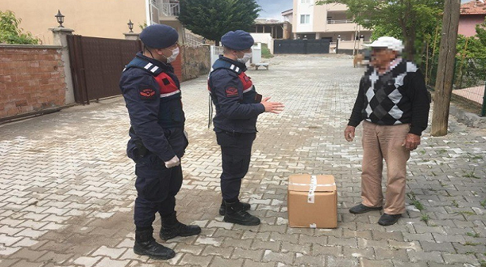 Çorum sungurlu'da İhtiyaç sahiplerine gıda yardımı