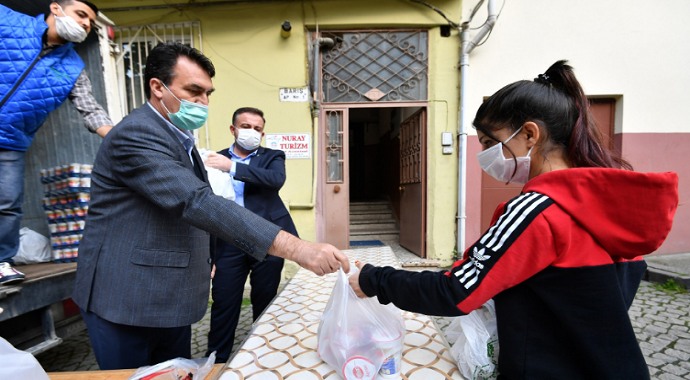 Bursa Osmangazi'de sofralar ayrı gönüller bir