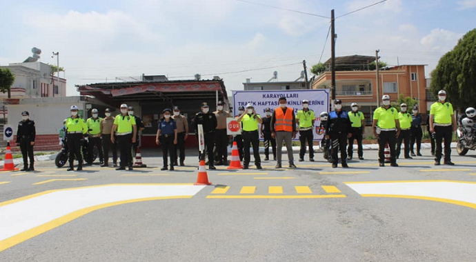 Mersin’in Tarsus ilçesinde Okul bahçesine Trafik Eğitim Parkı yapıldı