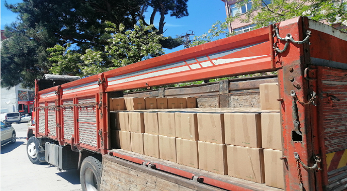 Çanakkale'nin Hayırsever iş adamından 500 kolilik erzak yardımı