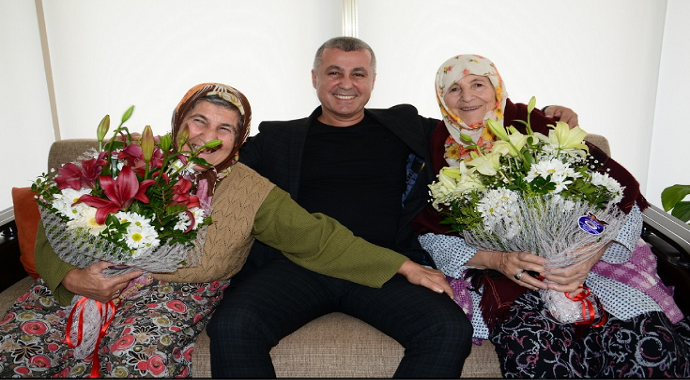 Manavgat Belediyesi Annelere 10 bin çiçek hediye edilecek
