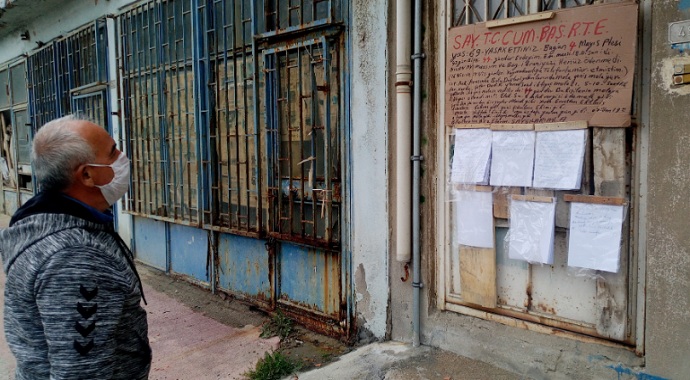 Tekirdağ'da bir amcanın Kapıya astığı mesajla gülümsetmişti: O amca maaşını teslim aldı