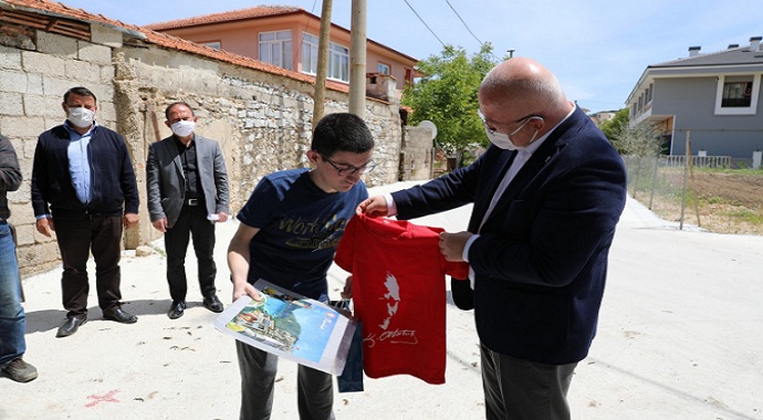 Menteşe Belediye Başkanı Gümüş’ten engelli gence davullu-zurnalı sürpriz