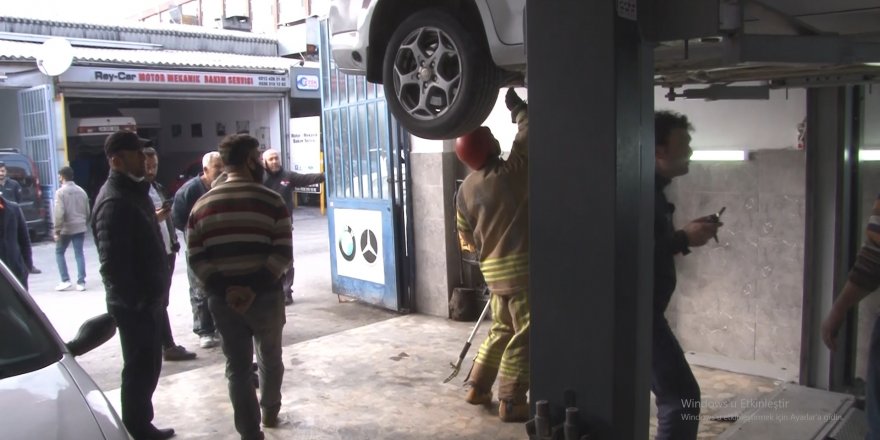 Avcılar'da oto sanayide araçta yılan var merakı koronavirüsüun önüne geçti