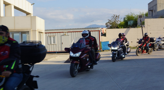 Bursa'da Motosiklet tutkunlarından hastalara ve sağlıkçılara moral