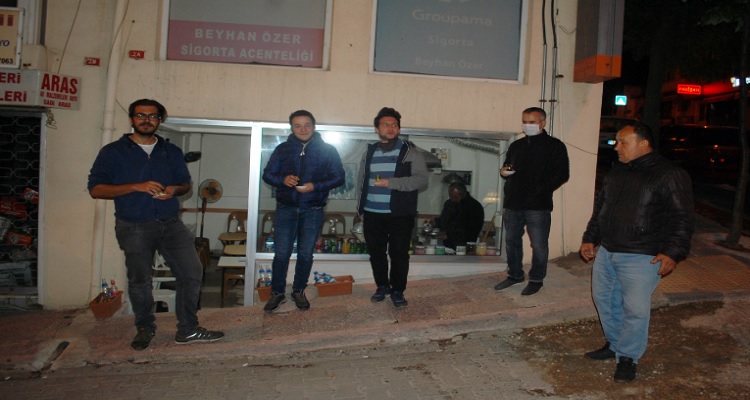 Tekirdağ’ın Malkara ilçesinde kısıtlamaya dakikalar kala soluğu sokakta aldılar