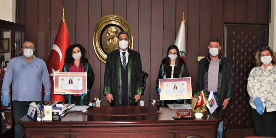 Staj eğitimlerini tamamlayan iki kız kardeş meslek yemini ederek avukatlığa adım attı