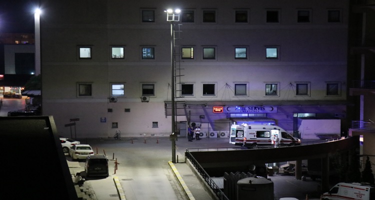 Sakarya’da 10 kişilik grup arasında çıkan tartışma kanlı bitti! 4 yaralı