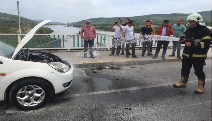 Zonguldak'ta korku dolu anlar! 2 araçtan dumanlar çıktı!