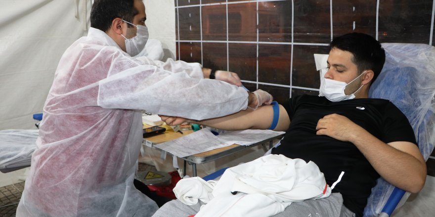 Samsun'da spor camiası Kızılay'a kan bağışı yaptılar