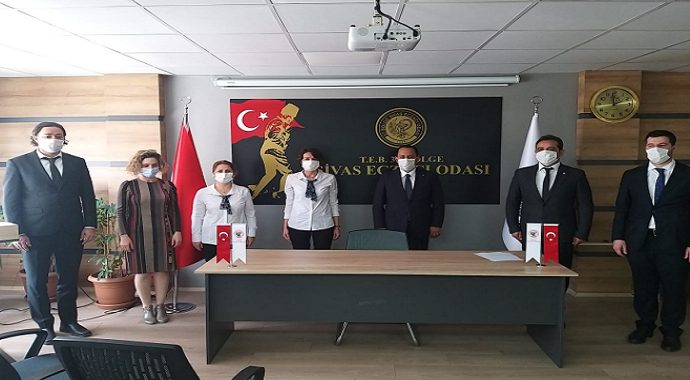 Sivas Eczacılar Odası Başkanı Eren, “Hastalıkta Sağlıkta Eczacınız Yanınızda”