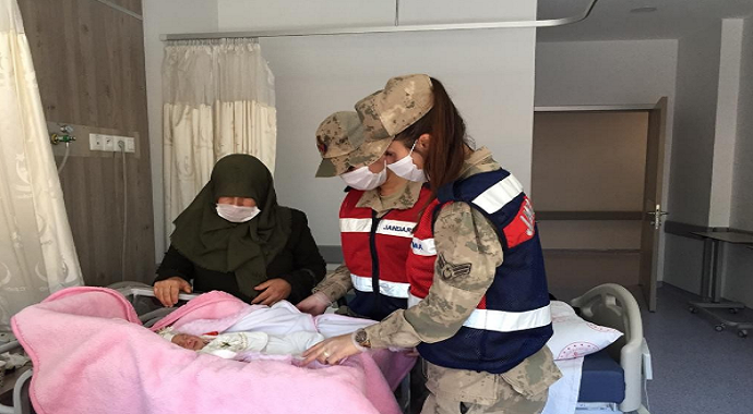 Elbistan ilçesinde Silah arkadaşlarının baba olma sevincini paylaştılar