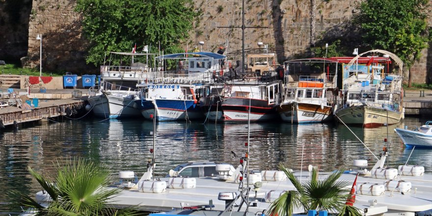 Amatör tekne balıkçıları için kalkan yasakdan sonra ticari tekneler için de tarih verildi
