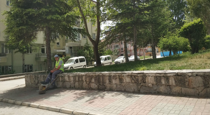 Afyonkarahisar’da hava sıcaklığından dolayı sokaklar boş kaldı
