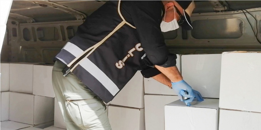 Eskişehir'de polis ekipleri sahte içki üretiminde kullanılacak malzeme ele geçirildi
