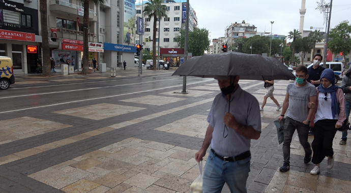 Afrika sıcakları Denizli'de yerini serin ve yağışlı havaya bıraktı