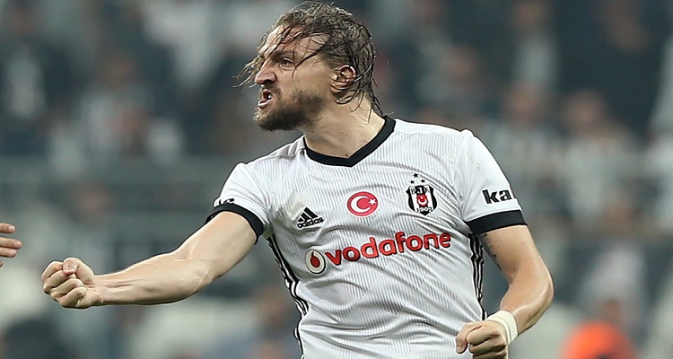 Beşiktaşlı futbolcu Caner Erkin: 'Frank de Boer, İnter kariyerimi bitirdi'