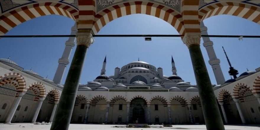 Balıkesir Edremit’te namaz kılınacak camiler açıklandı